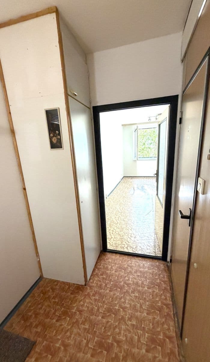 Prenájom bytu 1-izbový 30 m², Nad Opatovem, Praha, Praha Prenájom bytu 1-izbový 30 m², Nad Opatovem, Praha, Praha