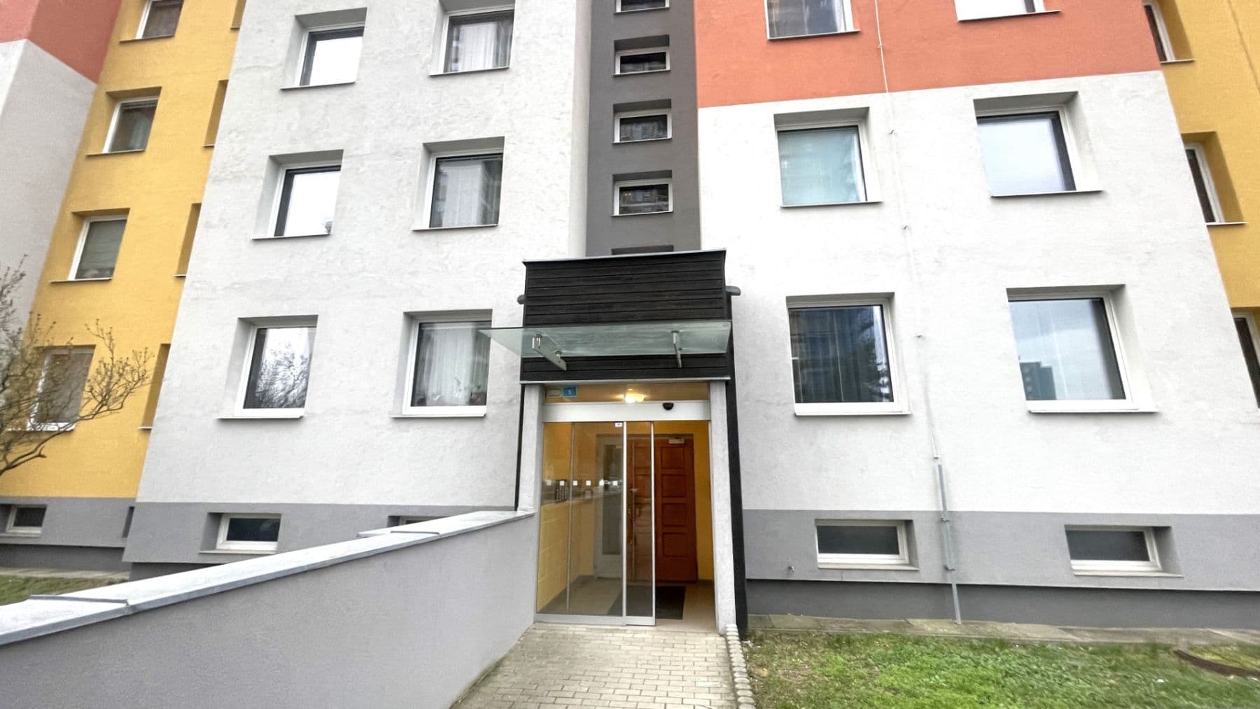 Prenájom bytu 1-izbový 30 m², Nad Opatovem, Praha, Praha Prenájom bytu 1-izbový 30 m², Nad Opatovem, Praha, Praha