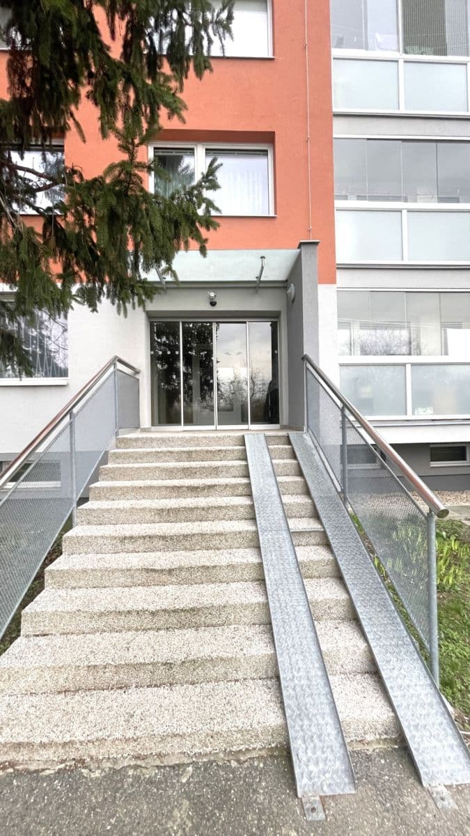 Prenájom bytu 1-izbový 30 m², Nad Opatovem, Praha, Praha Prenájom bytu 1-izbový 30 m², Nad Opatovem, Praha, Praha