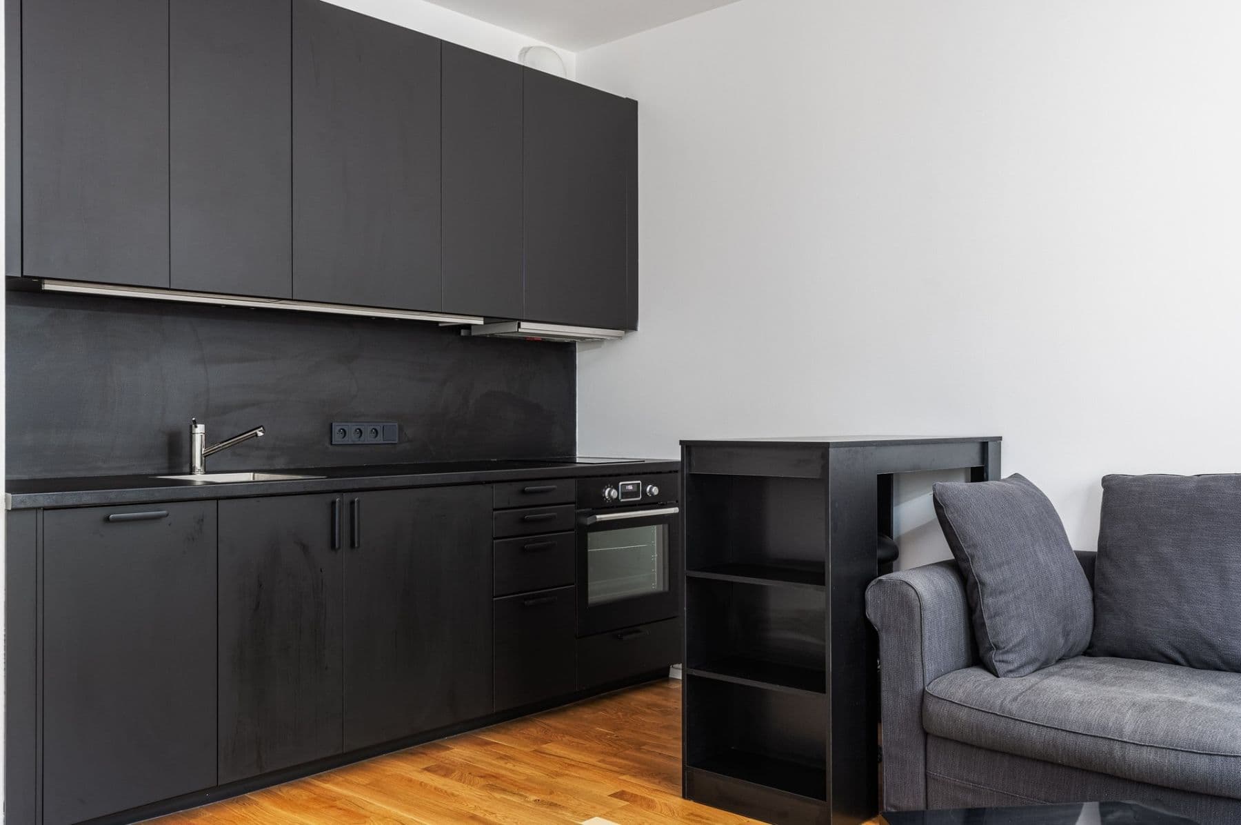 Prenájom bytu 1-izbový 30 m², Grafická, Praha, Praha Prenájom bytu 1-izbový 30 m², Grafická, Praha, Praha