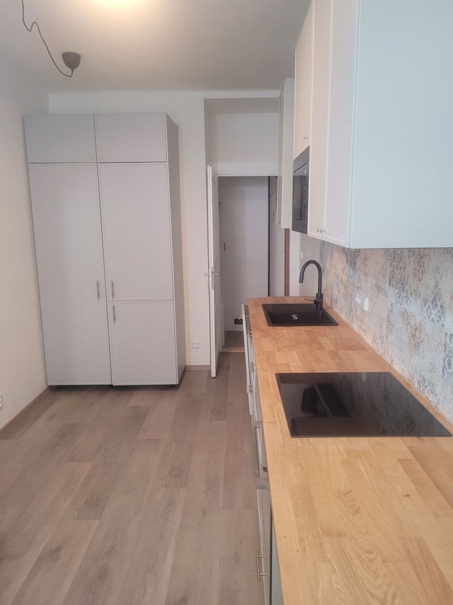 Prenájom bytu 2-izbový 53 m², Žerotínova, Praha, Praha Prenájom bytu 2-izbový 53 m², Žerotínova, Praha, Praha