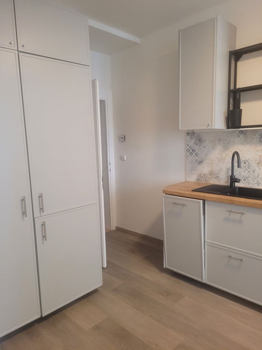 Prenájom bytu 2-izbový 53 m², Žerotínova, Praha, Praha Prenájom bytu 2-izbový 53 m², Žerotínova, Praha, Praha