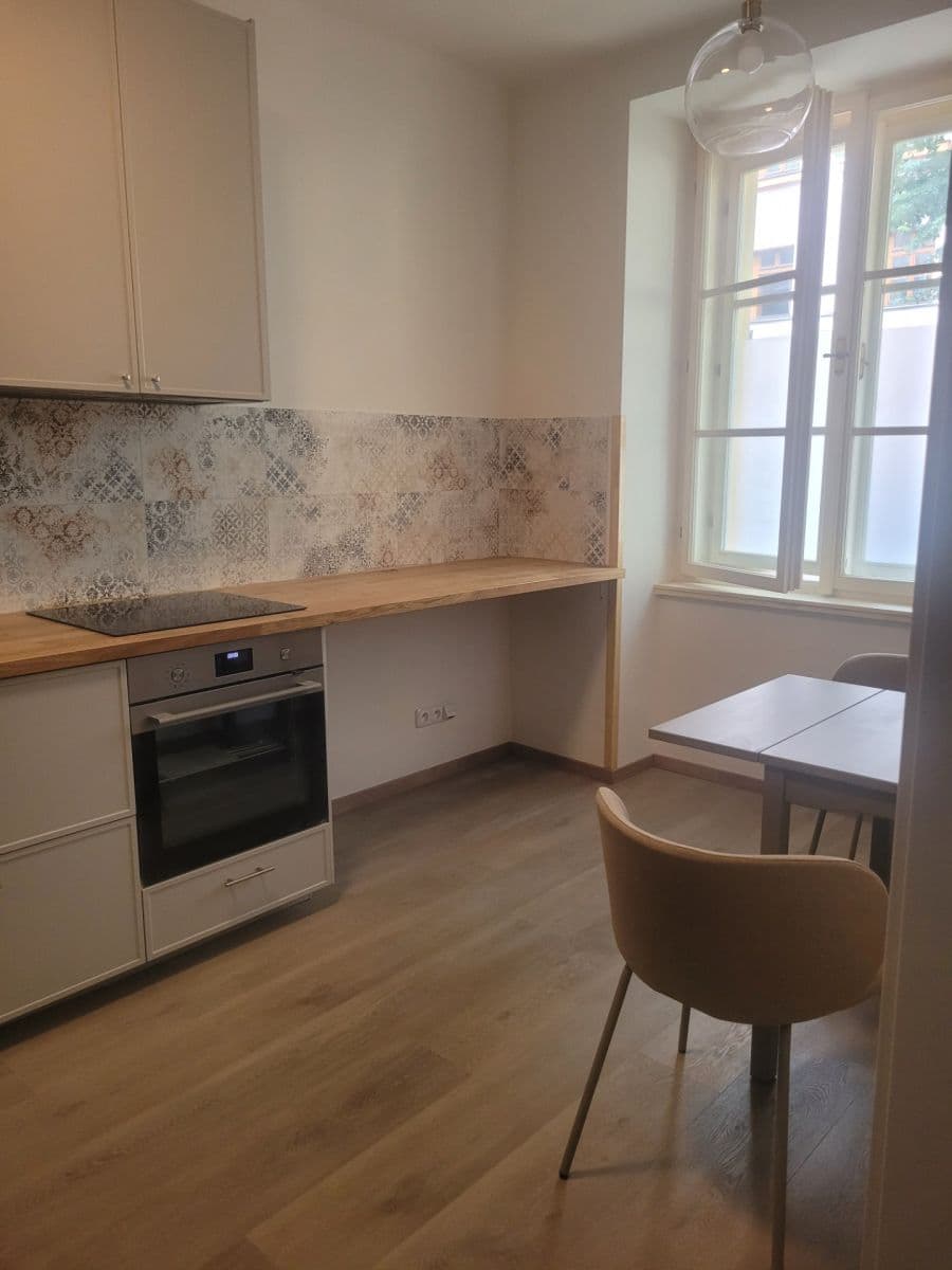 Prenájom bytu 2-izbový 53 m², Žerotínova, Praha, Praha Prenájom bytu 2-izbový 53 m², Žerotínova, Praha, Praha