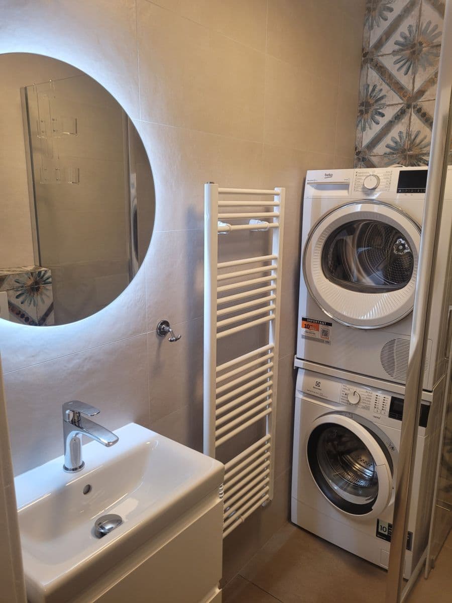 Prenájom bytu 2-izbový 53 m², Žerotínova, Praha, Praha Prenájom bytu 2-izbový 53 m², Žerotínova, Praha, Praha