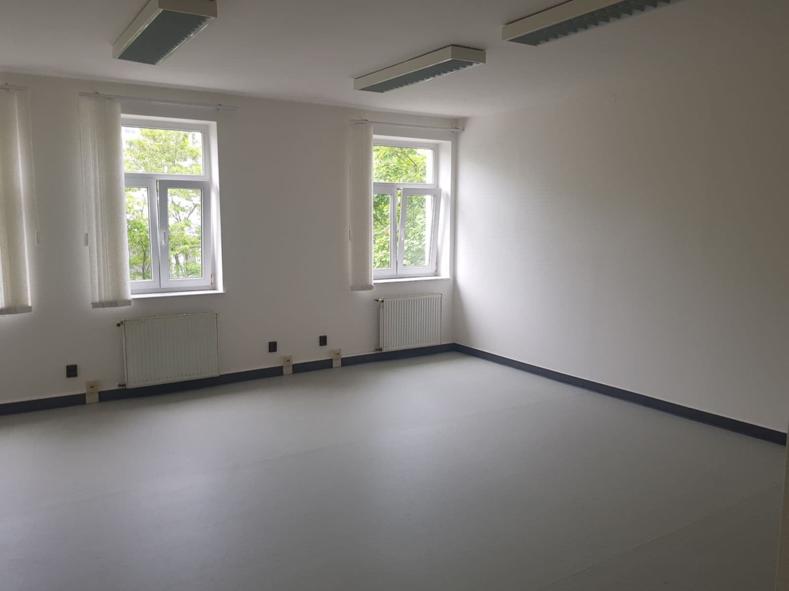 Prenájom kancelárie 150 m², Na Klikovce, Praha, Praha Prenájom kancelárie 150 m², Na Klikovce, Praha, Praha