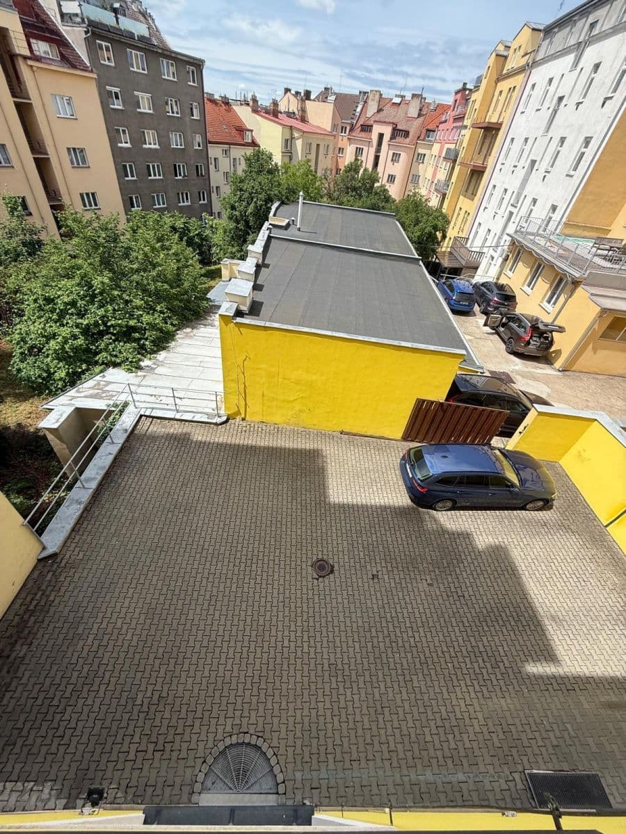 Prenájom kancelárie 150 m², Na Klikovce, Praha, Praha Prenájom kancelárie 150 m², Na Klikovce, Praha, Praha