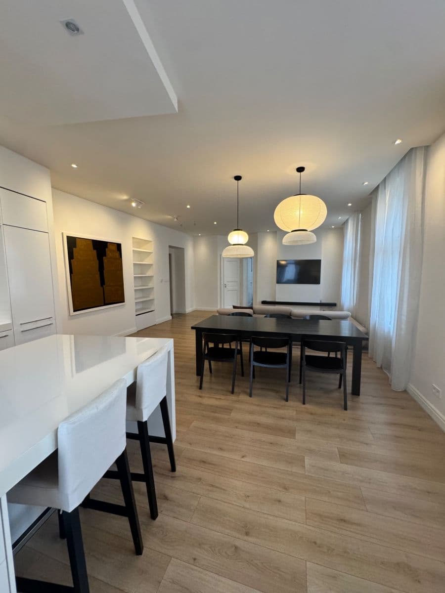 Prenájom bytu 2-izbový 79 m², Šimáčkova, Praha, Praha Prenájom bytu 2-izbový 79 m², Šimáčkova, Praha, Praha