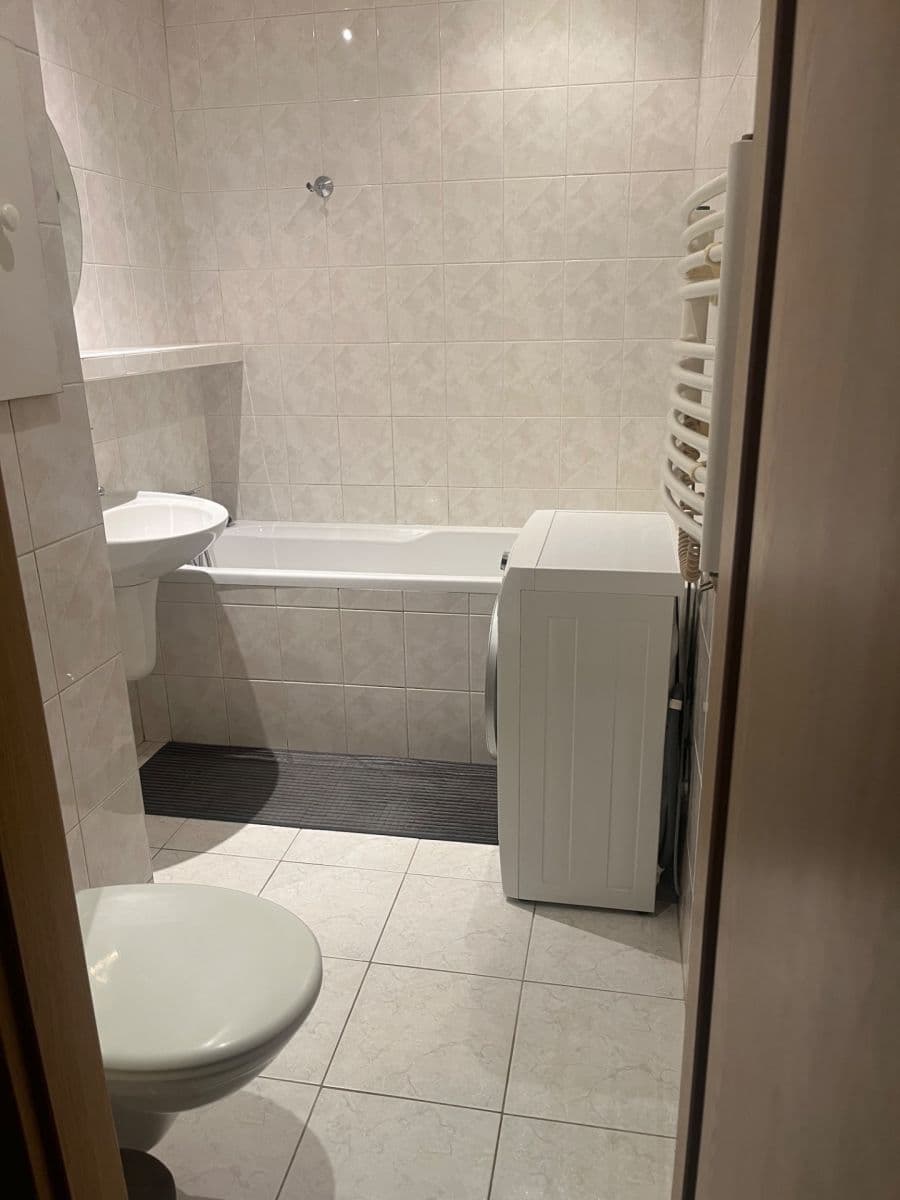 Predaj bytu 2-izbový 66 m², Tenisová, Praha, Praha Predaj bytu 2-izbový 66 m², Tenisová, Praha, Praha