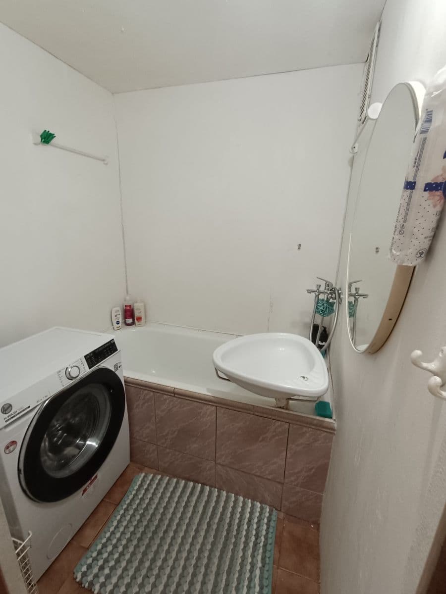 Predaj bytu 2-izbový 60 m², Vyšné fabriky, Liptovský Hrádok, Žilinský kraj Predaj bytu 2-izbový 60 m², Vyšné fabriky, Liptovský Hrádok, Žilinský kraj