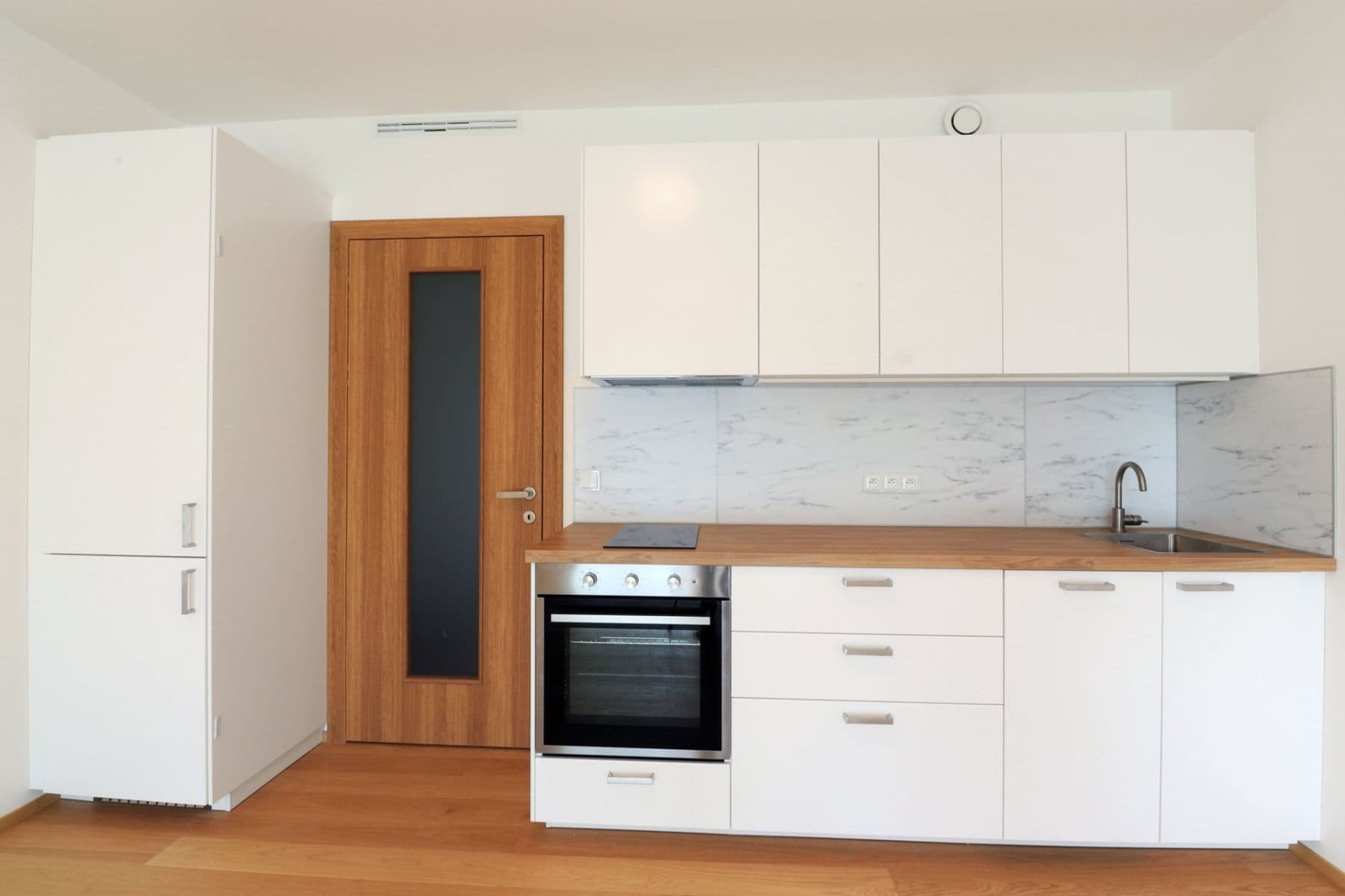 Prenájom bytu 1-izbový 32 m², Hodonínská, Praha, Praha Prenájom bytu 1-izbový 32 m², Hodonínská, Praha, Praha