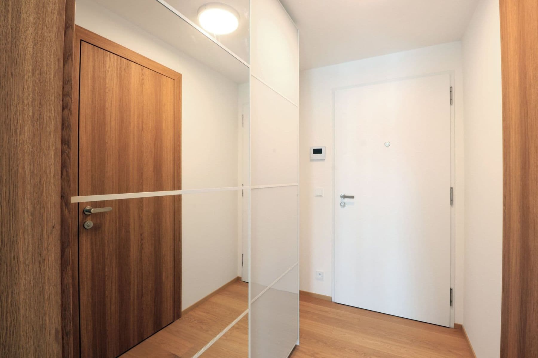 Prenájom bytu 1-izbový 32 m², Hodonínská, Praha, Praha Prenájom bytu 1-izbový 32 m², Hodonínská, Praha, Praha