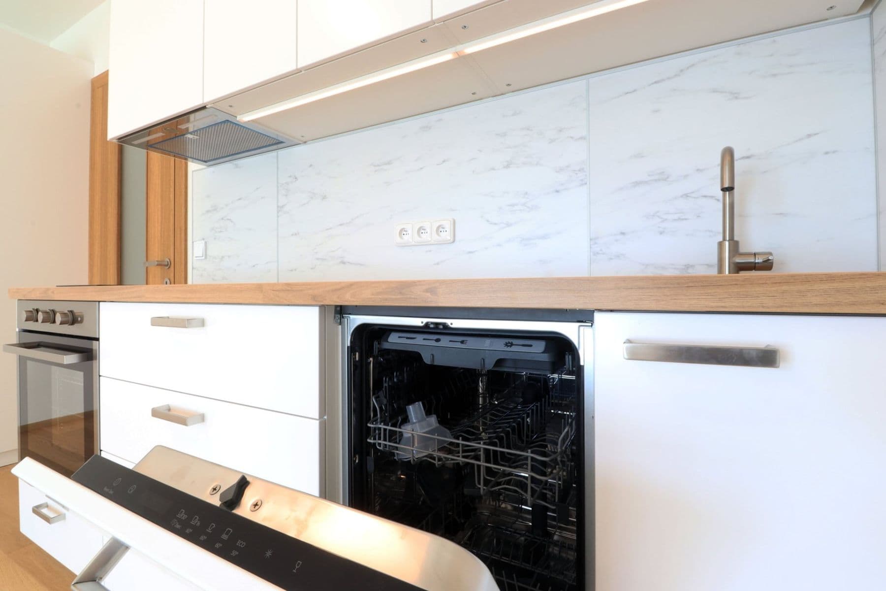 Prenájom bytu 1-izbový 32 m², Hodonínská, Praha, Praha Prenájom bytu 1-izbový 32 m², Hodonínská, Praha, Praha