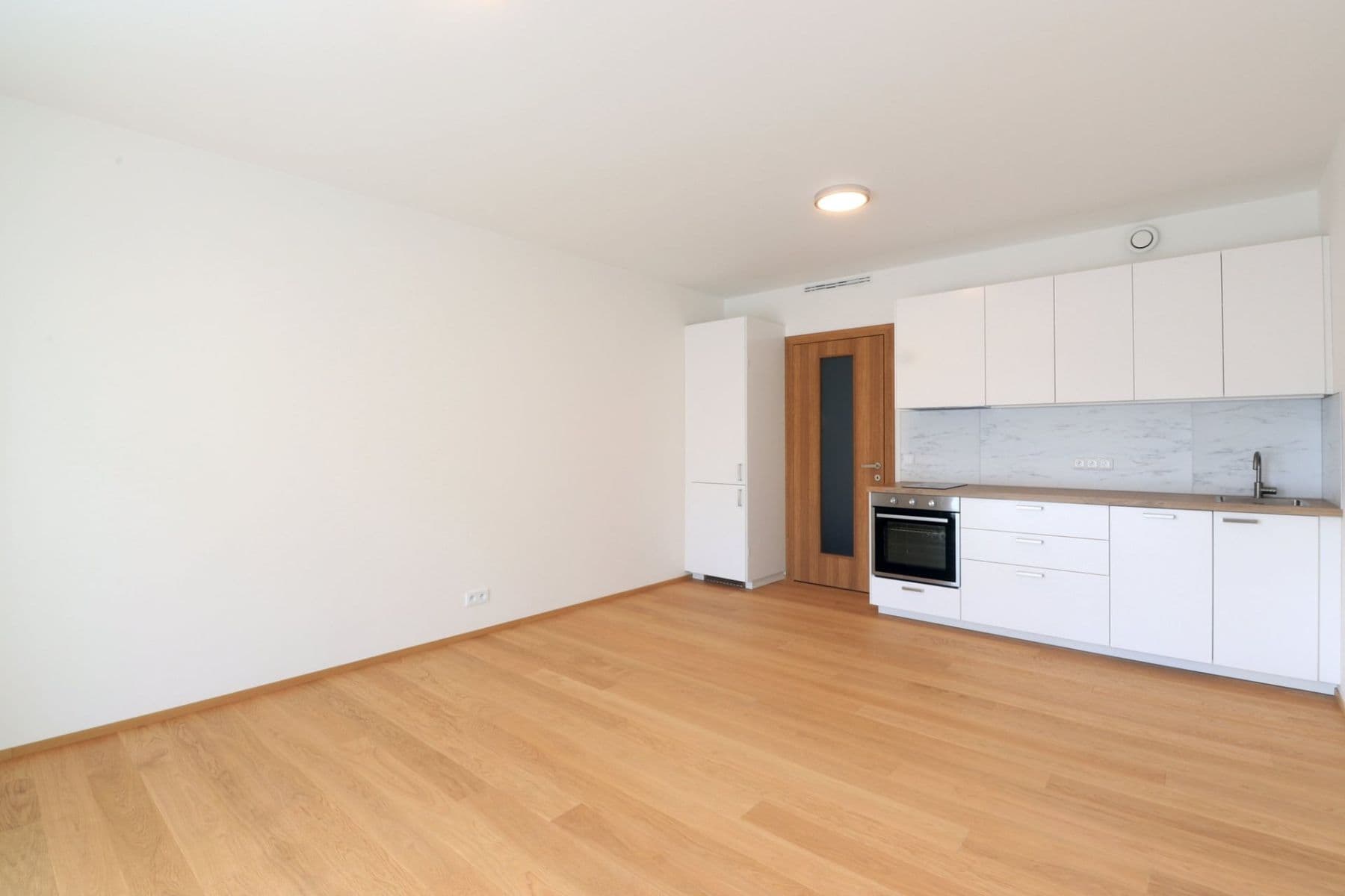 Prenájom bytu 1-izbový 32 m², Hodonínská, Praha, Praha Prenájom bytu 1-izbový 32 m², Hodonínská, Praha, Praha