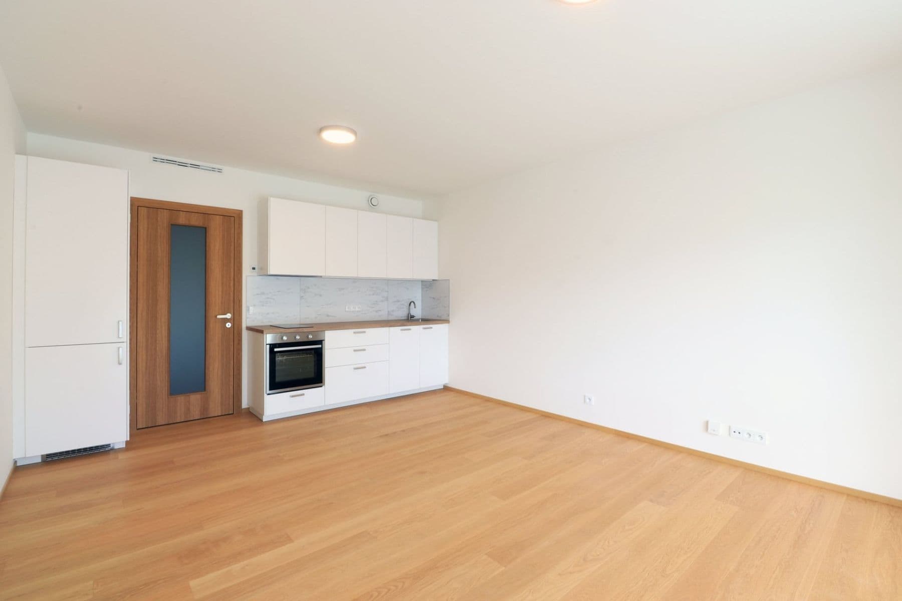 Prenájom bytu 1-izbový 32 m², Hodonínská, Praha, Praha Prenájom bytu 1-izbový 32 m², Hodonínská, Praha, Praha