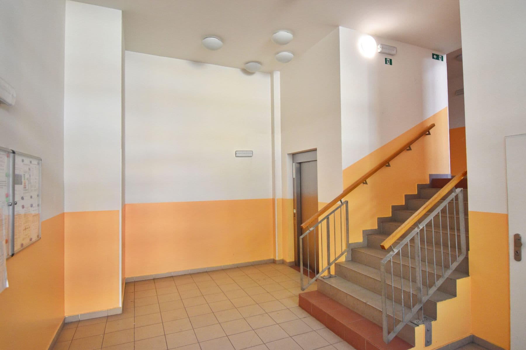 Prenájom bytu 2-izbový 58 m², Zlonická, Praha, Praha Prenájom bytu 2-izbový 58 m², Zlonická, Praha, Praha