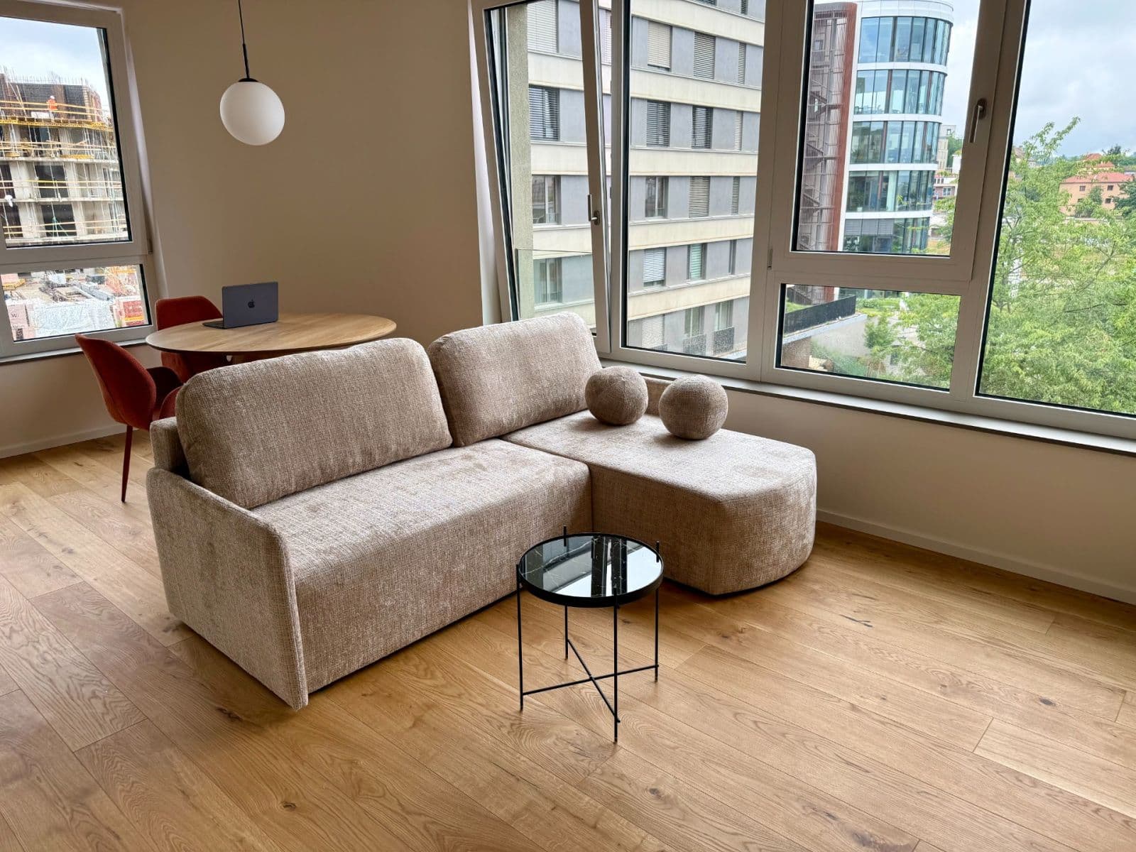 Prenájom bytu 1-izbový 40 m², U Komína, Praha, Praha Prenájom bytu 1-izbový 40 m², U Komína, Praha, Praha