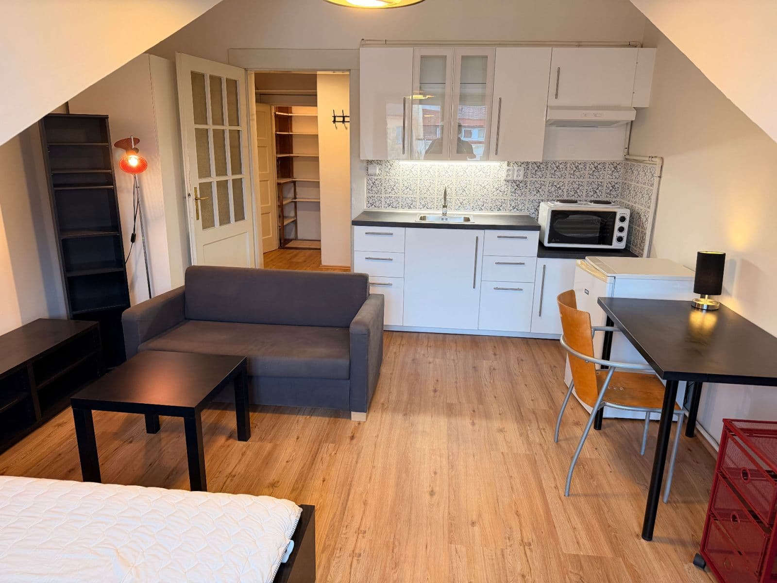 Prenájom bytu Garsoniéra 28 m², Biskupcova, Praha, Praha Prenájom bytu Garsoniéra 28 m², Biskupcova, Praha, Praha