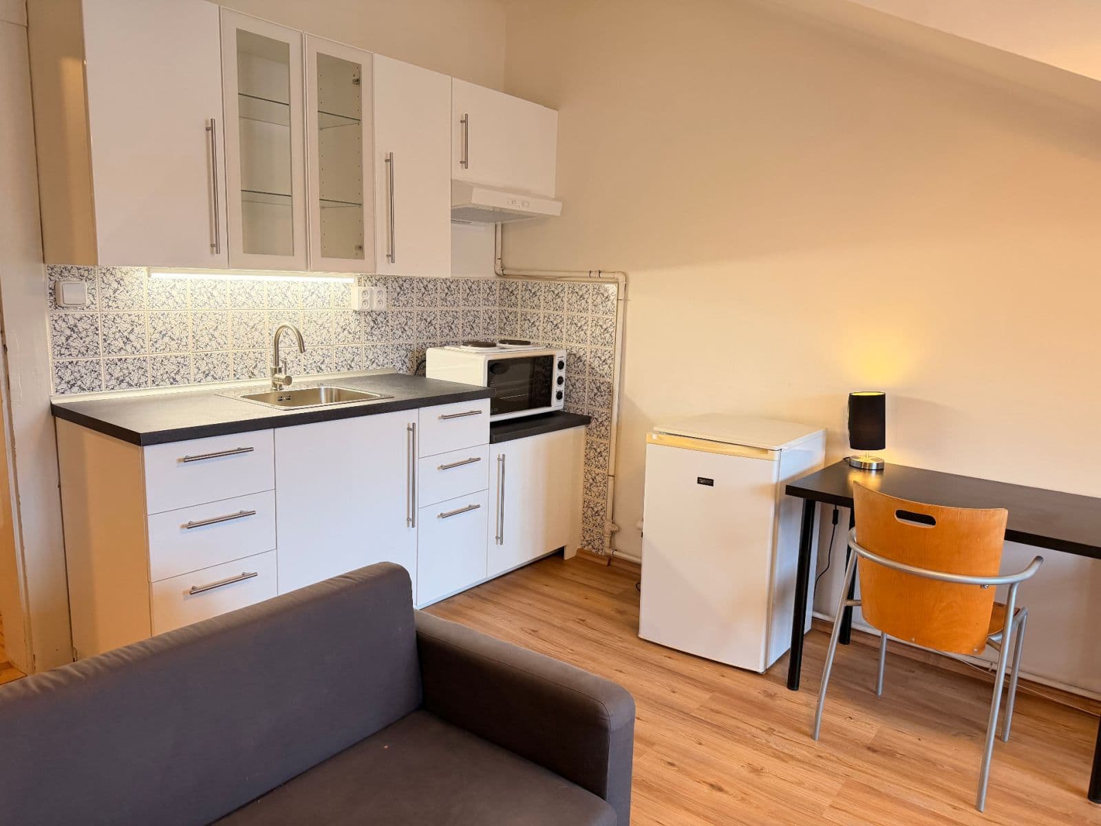 Prenájom bytu Garsoniéra 28 m², Biskupcova, Praha, Praha Prenájom bytu Garsoniéra 28 m², Biskupcova, Praha, Praha