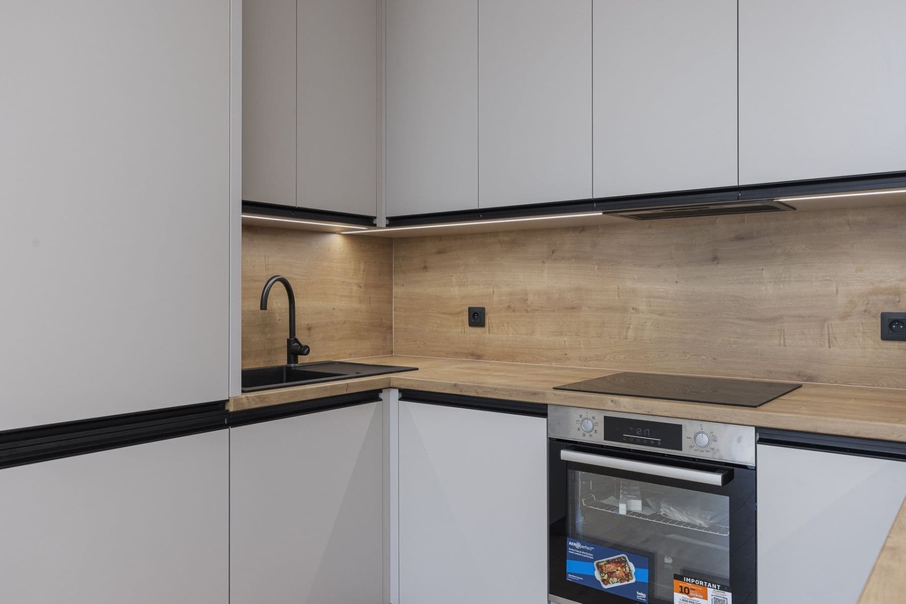 Prenájom bytu 2-izbový 56 m², Nebřenická, Praha, Praha Prenájom bytu 2-izbový 56 m², Nebřenická, Praha, Praha