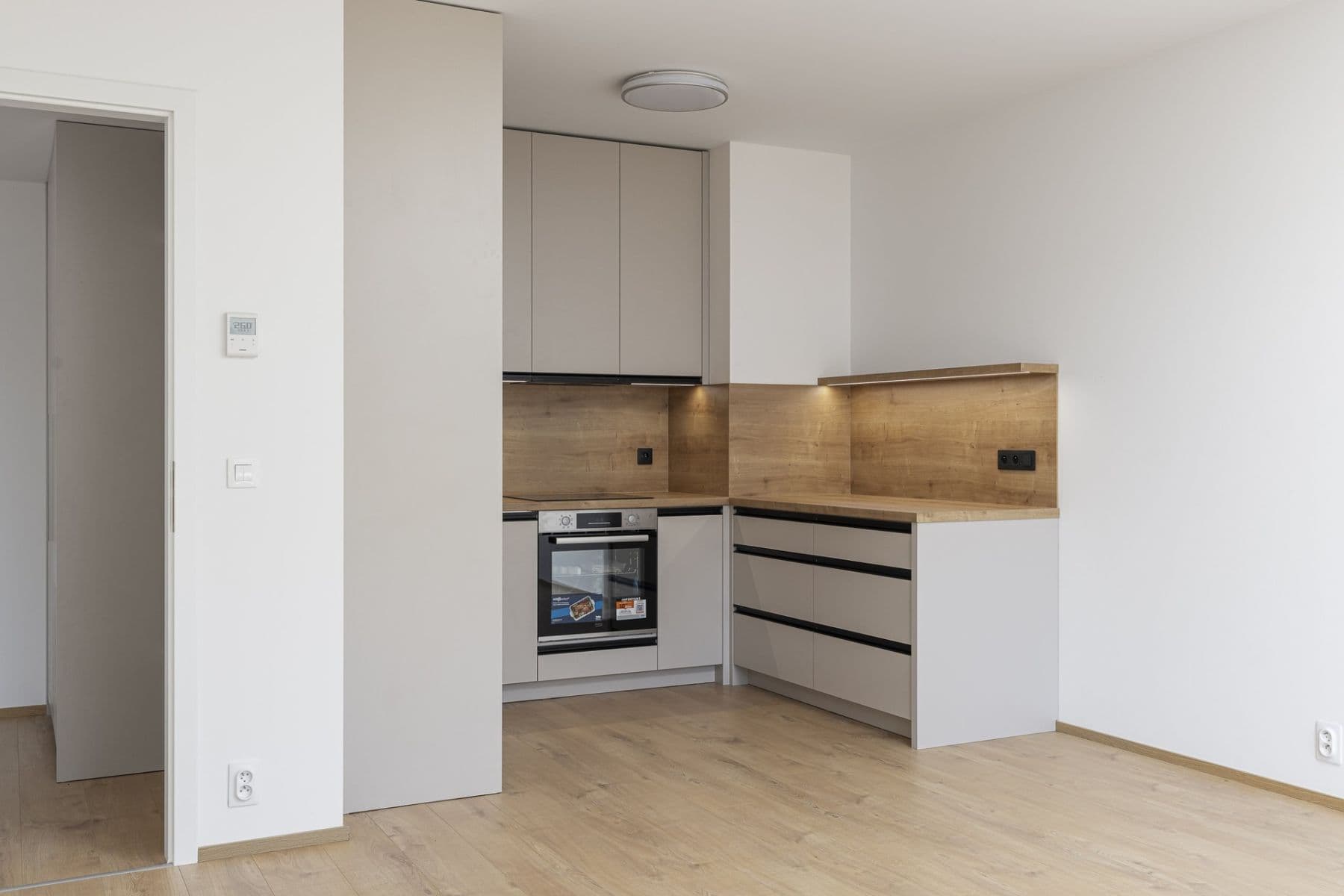 Prenájom bytu 2-izbový 56 m², Nebřenická, Praha, Praha Prenájom bytu 2-izbový 56 m², Nebřenická, Praha, Praha