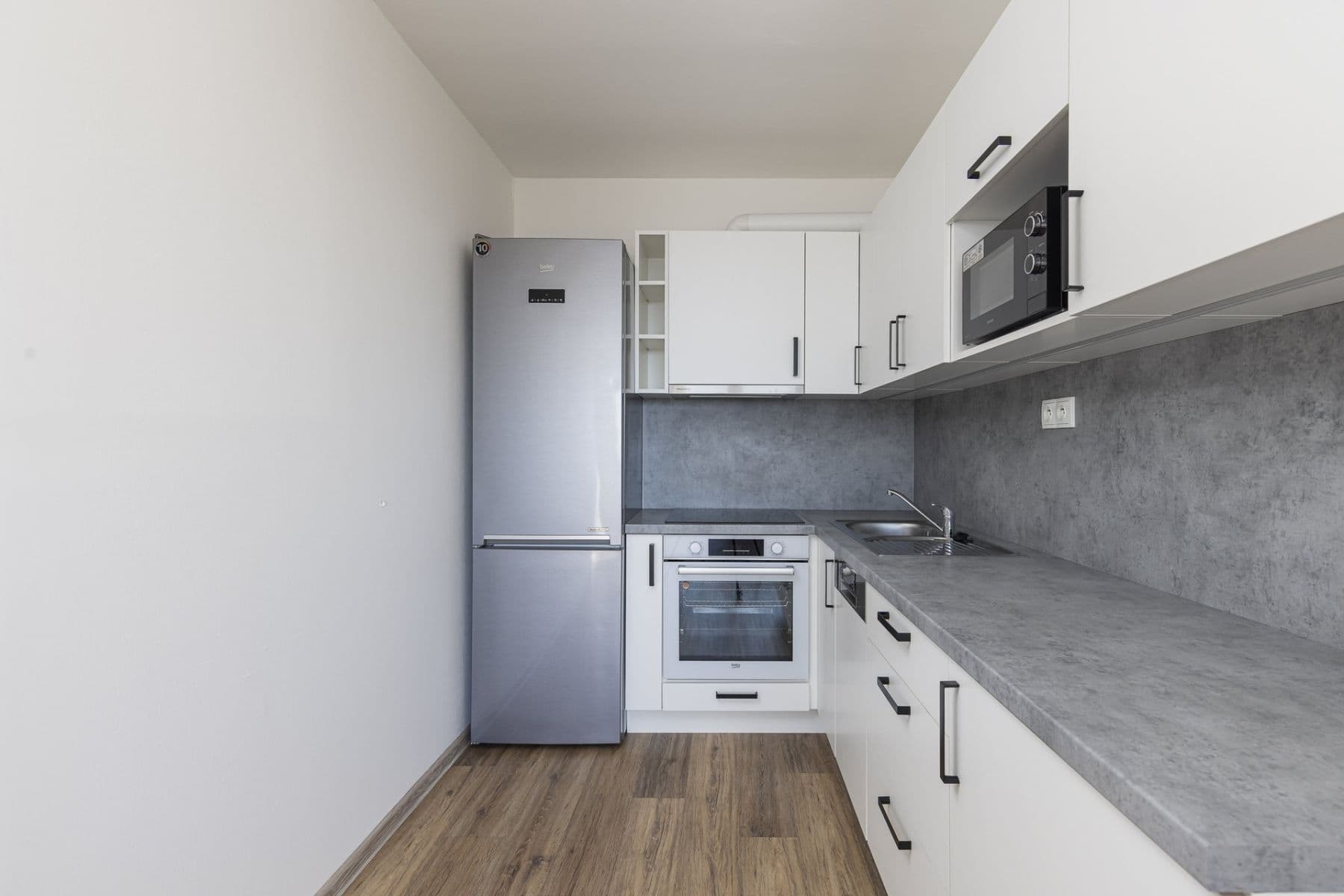 Prenájom bytu 2-izbový 41 m², Zárybská, Praha, Praha Prenájom bytu 2-izbový 41 m², Zárybská, Praha, Praha