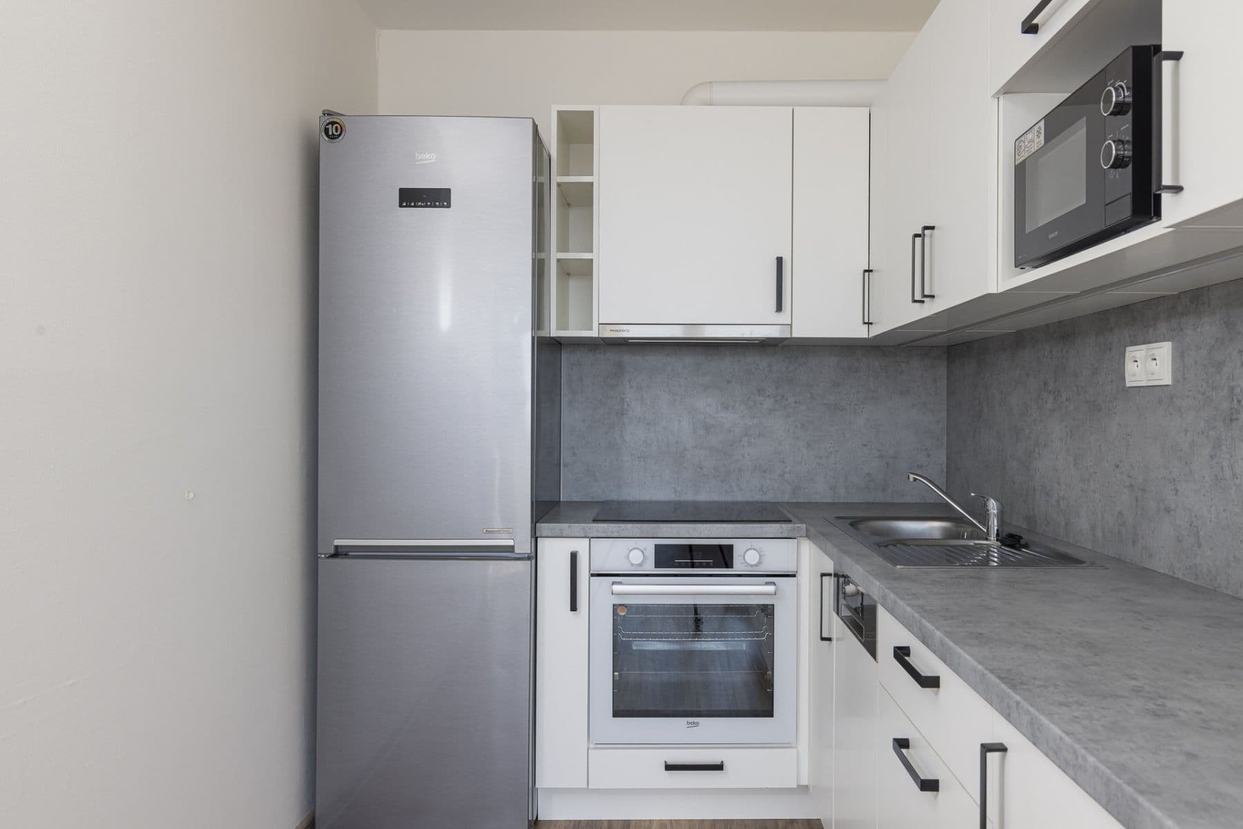 Prenájom bytu 2-izbový 41 m², Zárybská, Praha, Praha Prenájom bytu 2-izbový 41 m², Zárybská, Praha, Praha