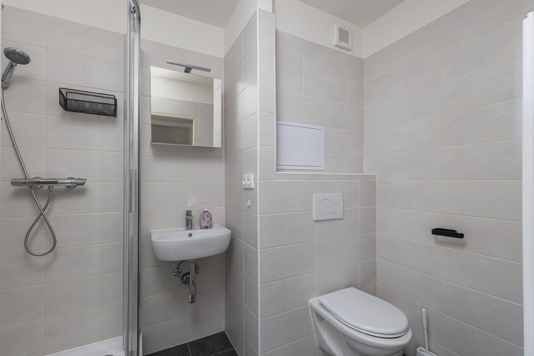 Prenájom bytu 2-izbový 41 m², Zárybská, Praha, Praha Prenájom bytu 2-izbový 41 m², Zárybská, Praha, Praha