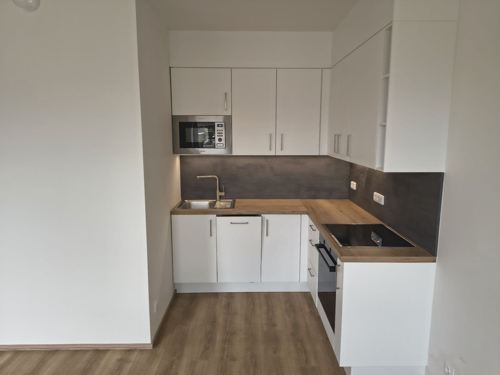 Prenájom bytu 1-izbový 36 m², Pod Harfou, Praha, Praha Prenájom bytu 1-izbový 36 m², Pod Harfou, Praha, Praha