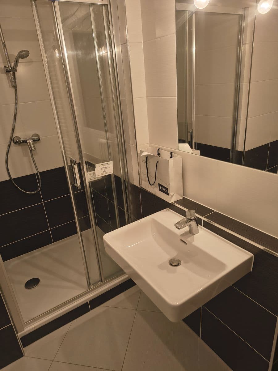 Prenájom bytu 1-izbový 36 m², Pod Harfou, Praha, Praha Prenájom bytu 1-izbový 36 m², Pod Harfou, Praha, Praha