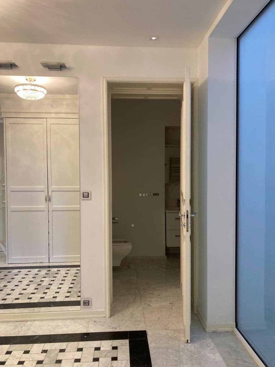 Prenájom bytu 3-izbový 90 m², Arbesovo náměstí, Praha, Praha Prenájom bytu 3-izbový 90 m², Arbesovo náměstí, Praha, Praha