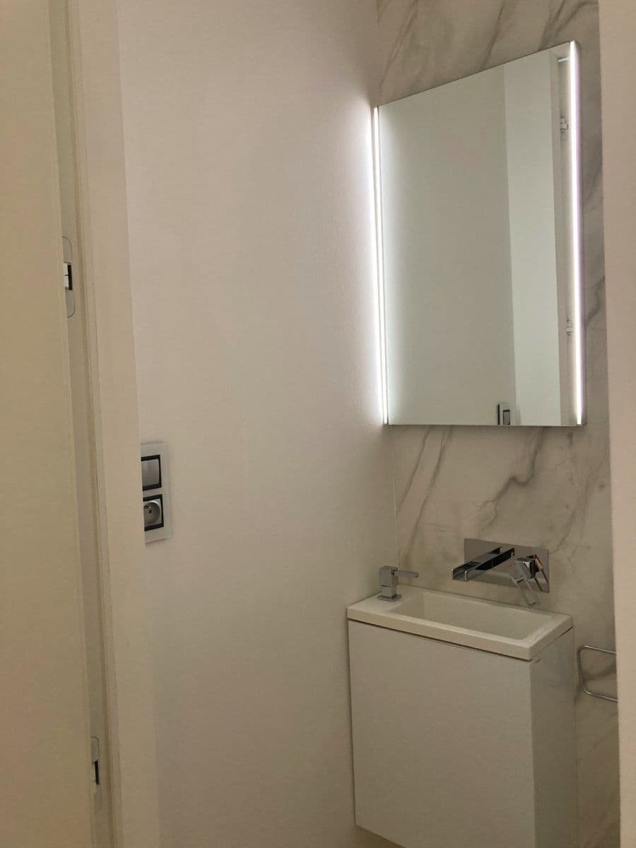 Prenájom bytu 3-izbový 90 m², Arbesovo náměstí, Praha, Praha Prenájom bytu 3-izbový 90 m², Arbesovo náměstí, Praha, Praha