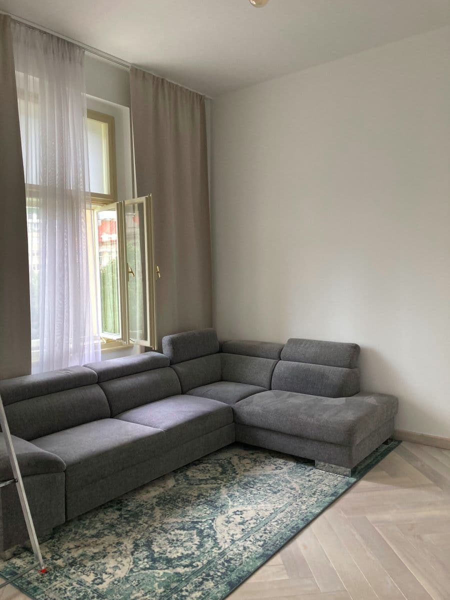 Prenájom bytu 3-izbový 90 m², Arbesovo náměstí, Praha, Praha Prenájom bytu 3-izbový 90 m², Arbesovo náměstí, Praha, Praha
