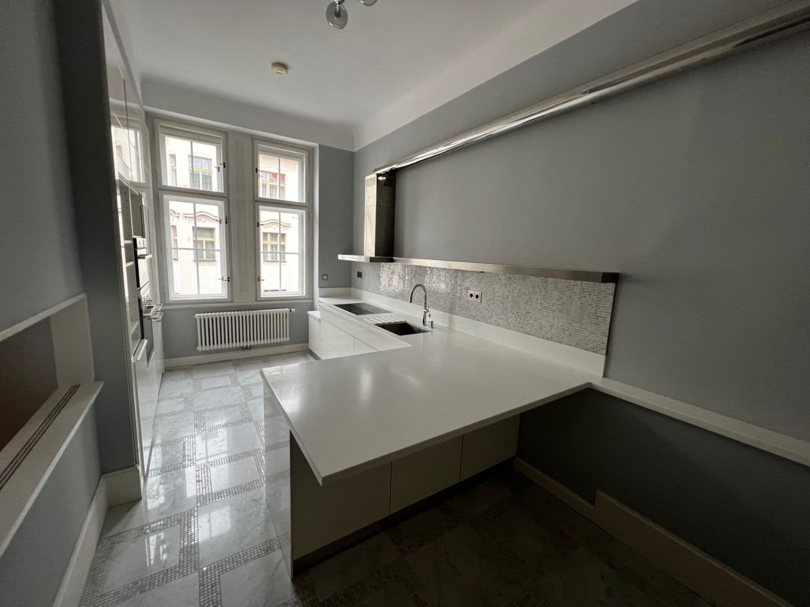 Prenájom bytu 4-izbový 142 m², Bílkova, Praha, Praha Prenájom bytu 4-izbový 142 m², Bílkova, Praha, Praha
