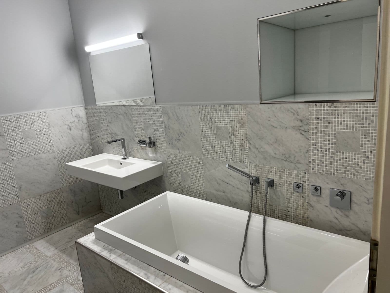 Prenájom bytu 4-izbový 142 m², Bílkova, Praha, Praha Prenájom bytu 4-izbový 142 m², Bílkova, Praha, Praha