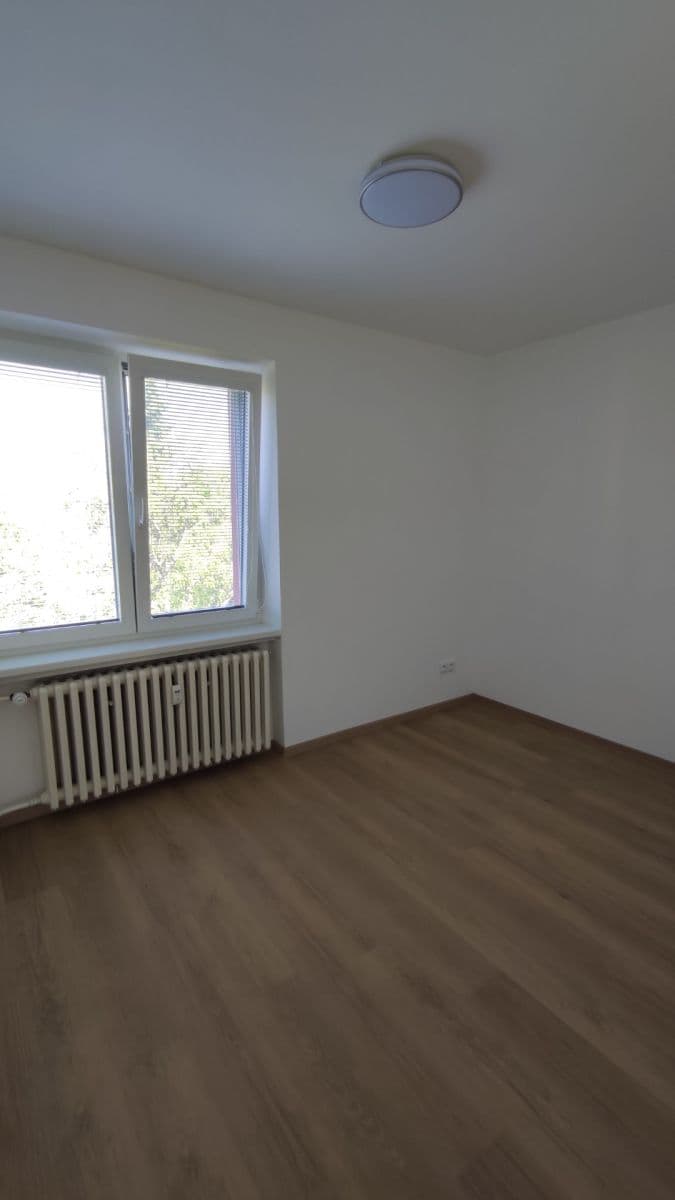 Prenájom bytu 2-izbový 53 m², Bezručova, Otrokovice, Zlínský kraj Prenájom bytu 2-izbový 53 m², Bezručova, Otrokovice, Zlínský kraj