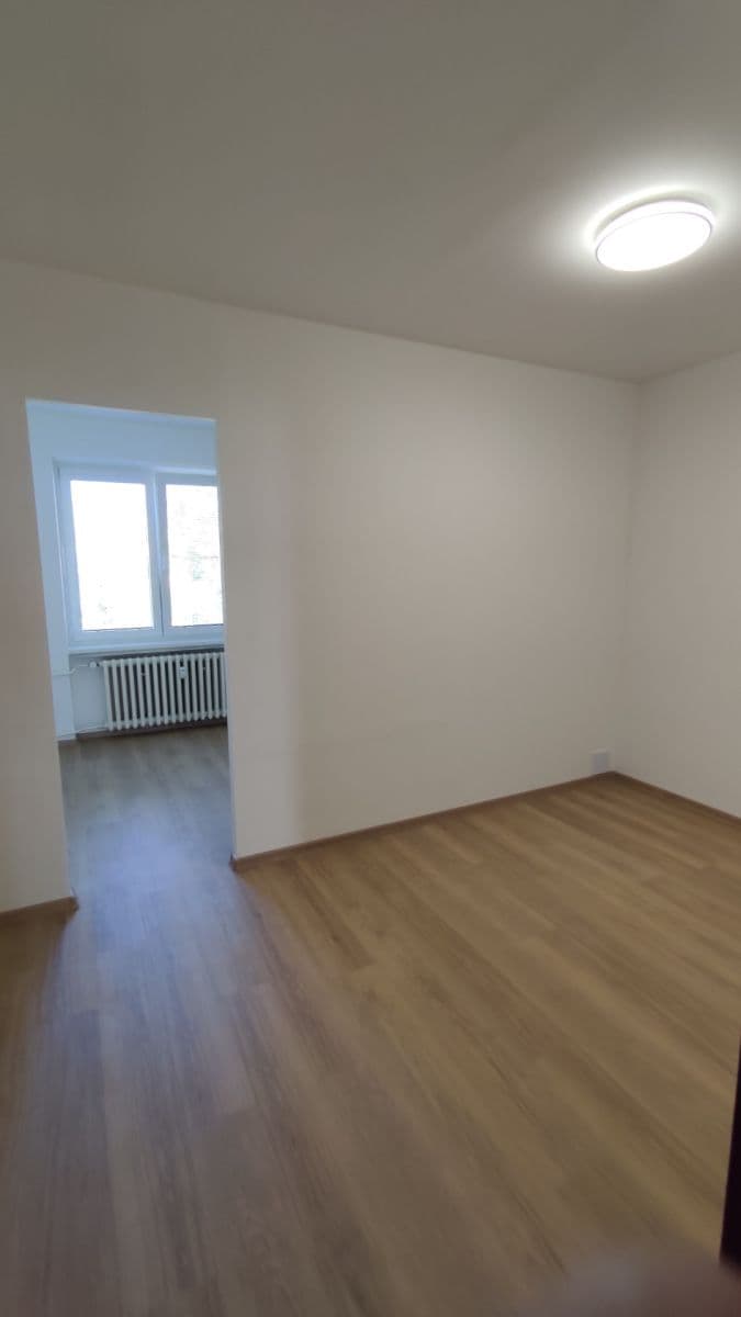 Prenájom bytu 2-izbový 53 m², Bezručova, Otrokovice, Zlínský kraj Prenájom bytu 2-izbový 53 m², Bezručova, Otrokovice, Zlínský kraj