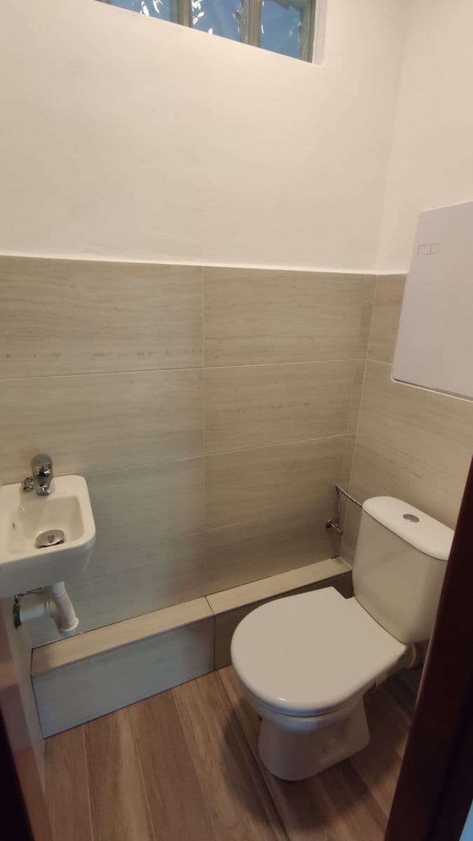Prenájom bytu 2-izbový 53 m², Bezručova, Otrokovice, Zlínský kraj Prenájom bytu 2-izbový 53 m², Bezručova, Otrokovice, Zlínský kraj