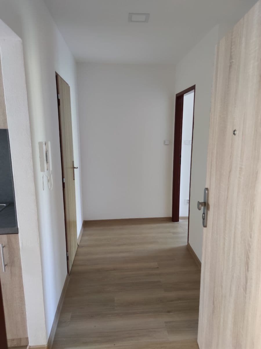Prenájom bytu 2-izbový 53 m², Bezručova, Otrokovice, Zlínský kraj Prenájom bytu 2-izbový 53 m², Bezručova, Otrokovice, Zlínský kraj