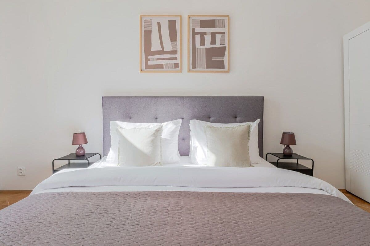 Prenájom bytu 48 m², Na Zderaze, Praha, Praha Prenájom bytu 48 m², Na Zderaze, Praha, Praha