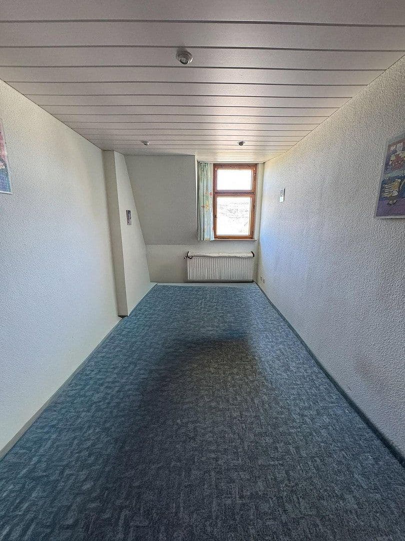 Prenájom bytu 6-izbový 115 m², Schwarzenberger Str. 75, Aue-Bad Schlema, Sasko Prenájom bytu 6-izbový 115 m², Schwarzenberger Str. 75, Aue-Bad Schlema, Sasko