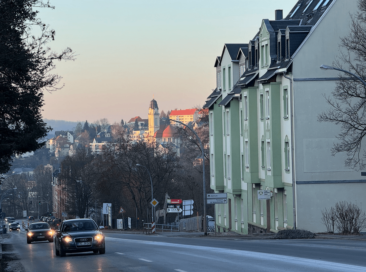 Prenájom bytu 6-izbový 115 m², Schwarzenberger Str. 75, Aue-Bad Schlema, Sasko Prenájom bytu 6-izbový 115 m², Schwarzenberger Str. 75, Aue-Bad Schlema, Sasko