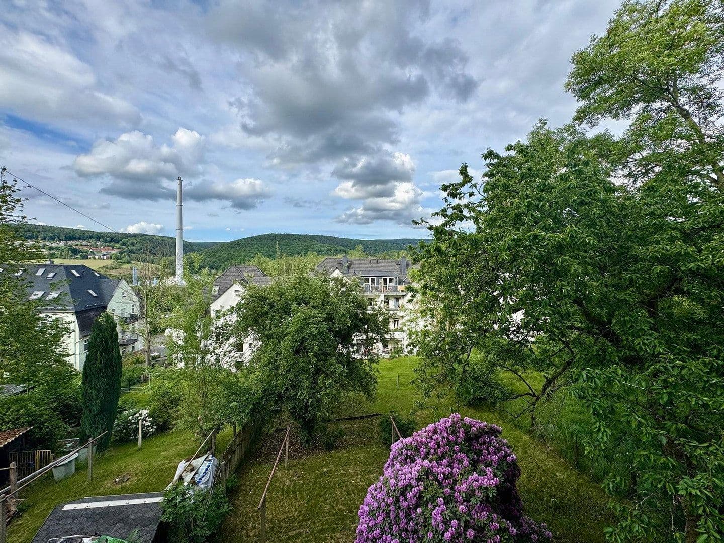 Prenájom bytu 6-izbový 115 m², Schwarzenberger Str. 75, Aue-Bad Schlema, Sasko Prenájom bytu 6-izbový 115 m², Schwarzenberger Str. 75, Aue-Bad Schlema, Sasko