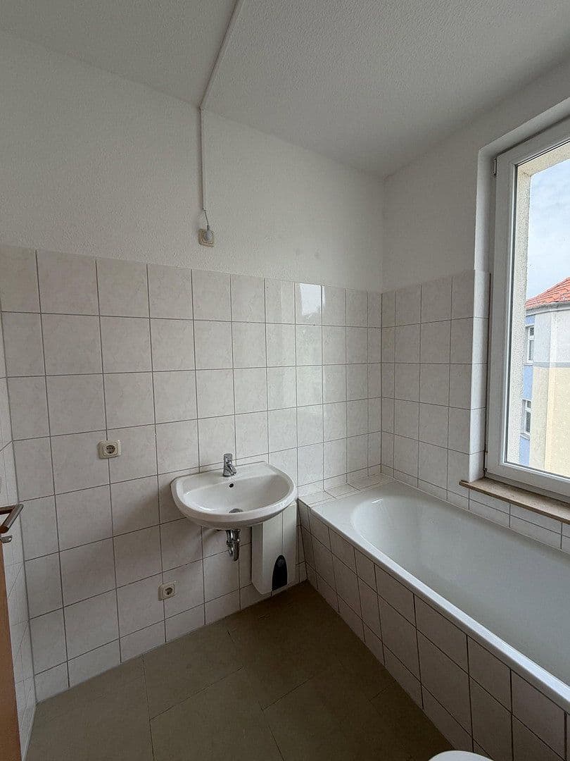 Prenájom bytu 3-izbový 85 m², Ziegelstraße 47, Dessau-Roßlau, Sasko-Anhaltsko Prenájom bytu 3-izbový 85 m², Ziegelstraße 47, Dessau-Roßlau, Sasko-Anhaltsko