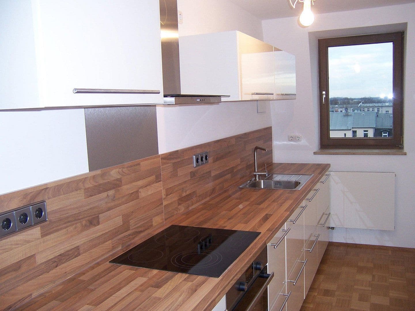 Prenájom bytu 3-izbový 84 m², Ferdinand-Lassalle-Str. 11, Leipzig, Sasko Prenájom bytu 3-izbový 84 m², Ferdinand-Lassalle-Str. 11, Leipzig, Sasko