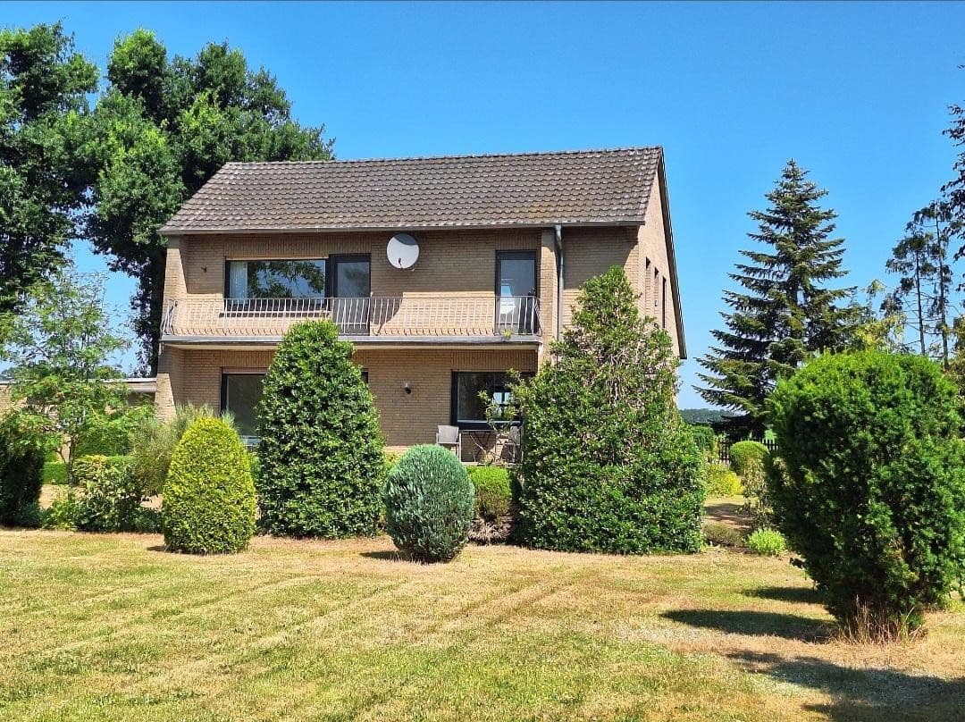 Predaj domu 204 m², pozemok 3.250 m², Diepholz, Dolné Sasko Predaj domu 204 m², pozemok 3.250 m², Diepholz, Dolné Sasko