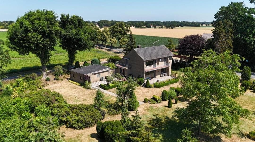Predaj domu 204 m², pozemok 3.250 m², Diepholz, Dolné Sasko Predaj domu 204 m², pozemok 3.250 m², Diepholz, Dolné Sasko