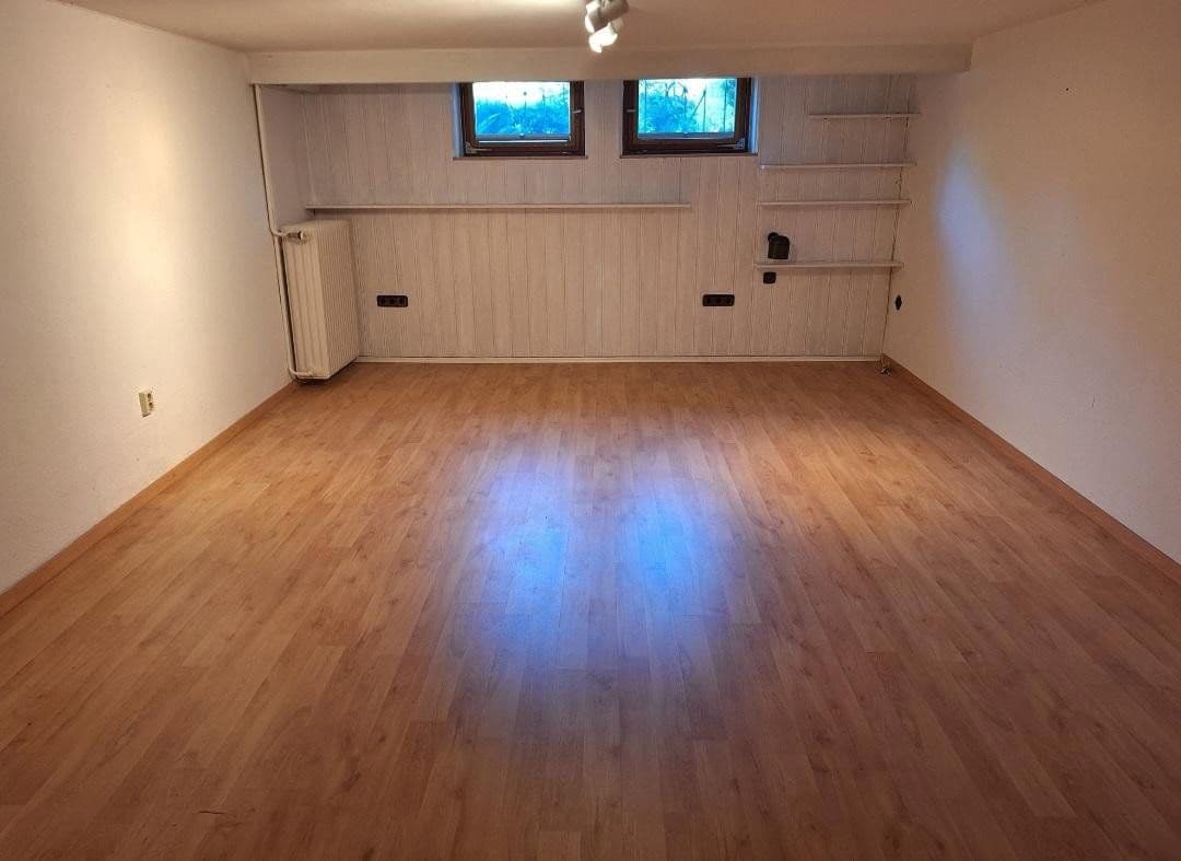 Predaj domu 204 m², pozemok 3.250 m², Diepholz, Dolné Sasko Predaj domu 204 m², pozemok 3.250 m², Diepholz, Dolné Sasko