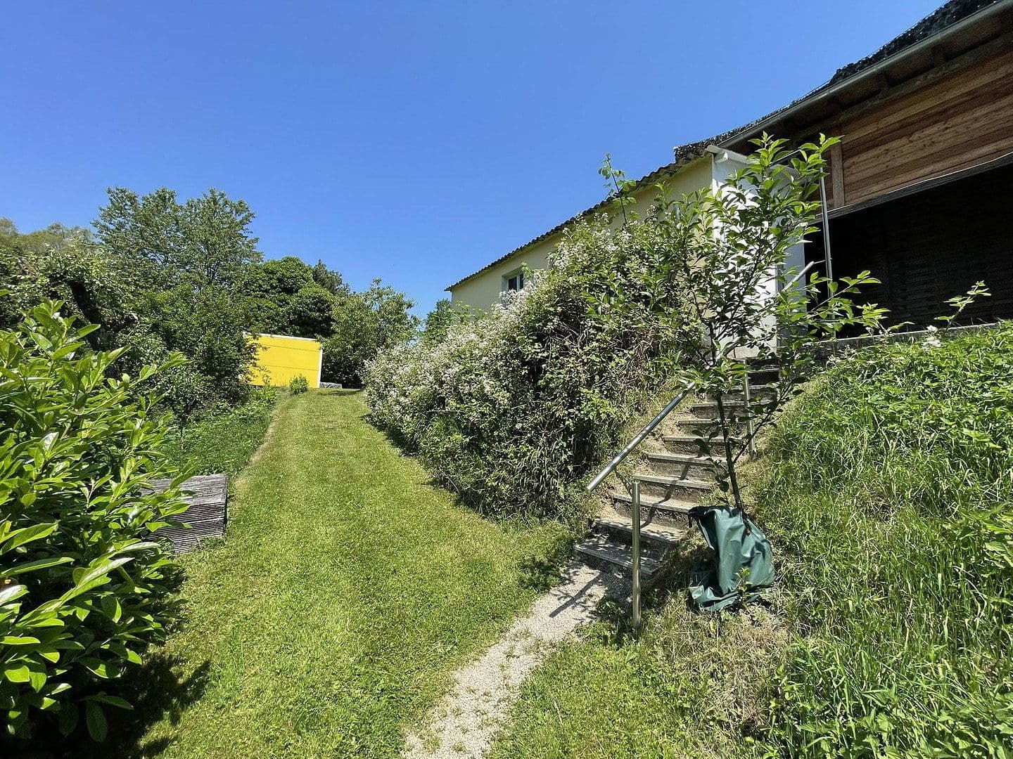 Predaj domu 160 m², pozemok 7.296 m², Gerolstein, Porýnie-Falcko Predaj domu 160 m², pozemok 7.296 m², Gerolstein, Porýnie-Falcko