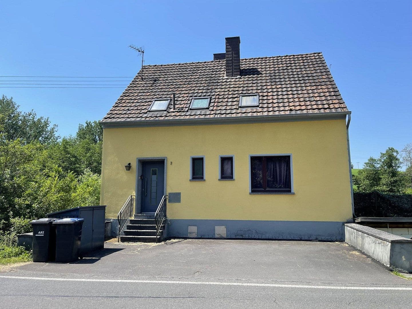 Predaj domu 160 m², pozemok 7.296 m², Gerolstein, Porýnie-Falcko Predaj domu 160 m², pozemok 7.296 m², Gerolstein, Porýnie-Falcko