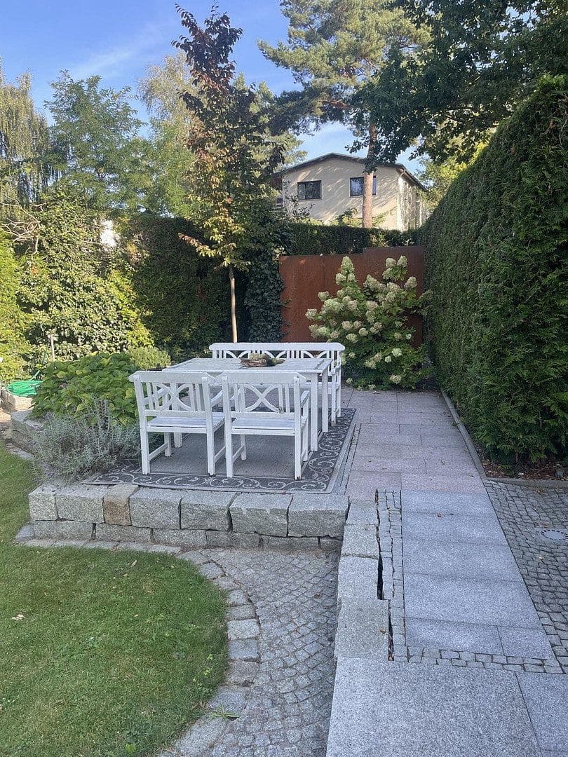 Predaj domu 250 m², pozemok 2.300 m², Glienicke/Nordbahn, Brandenbursko Predaj domu 250 m², pozemok 2.300 m², Glienicke/Nordbahn, Brandenbursko